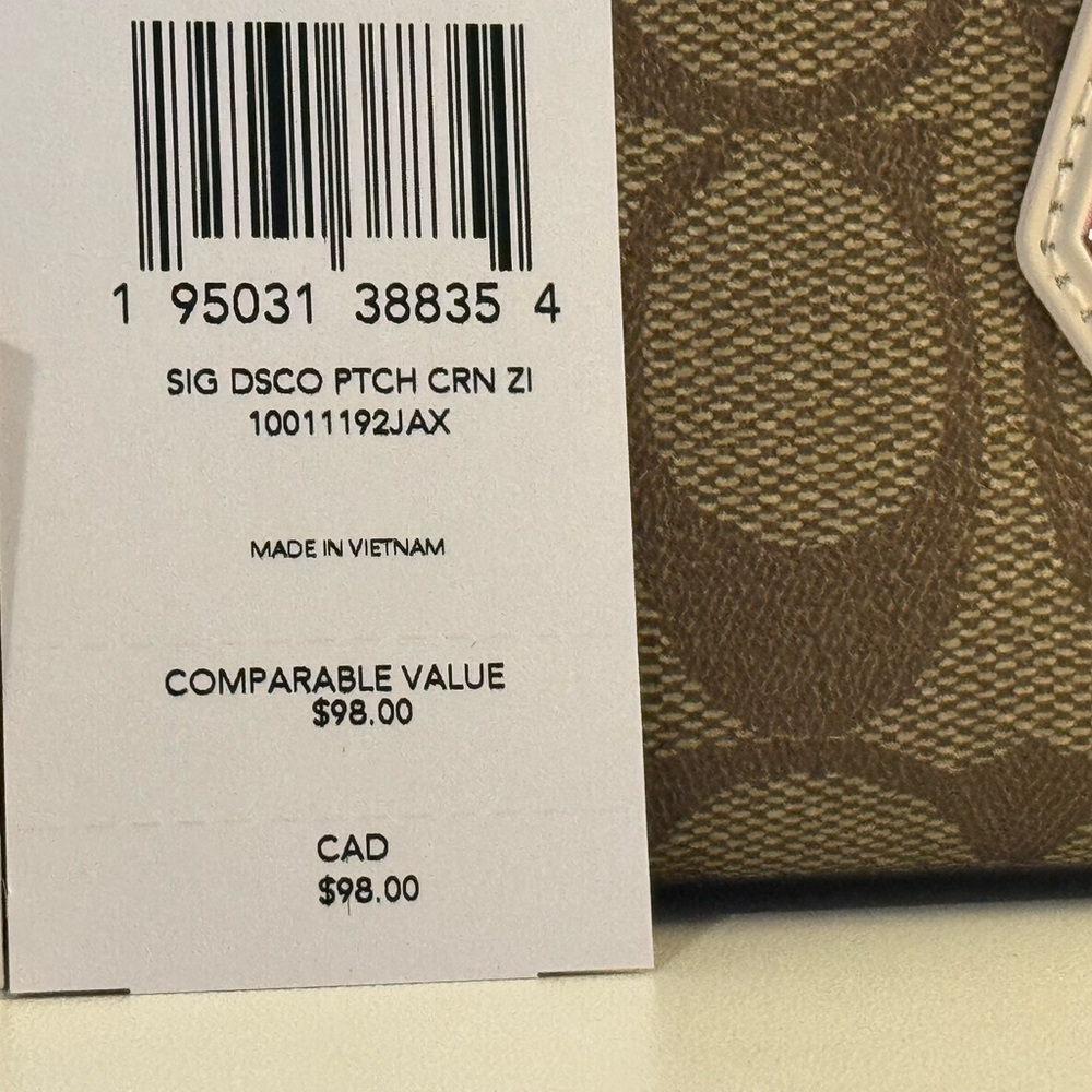 Coach - NWT - Tan and Pink Patch Heart Wristlet - Picture 4 of 7